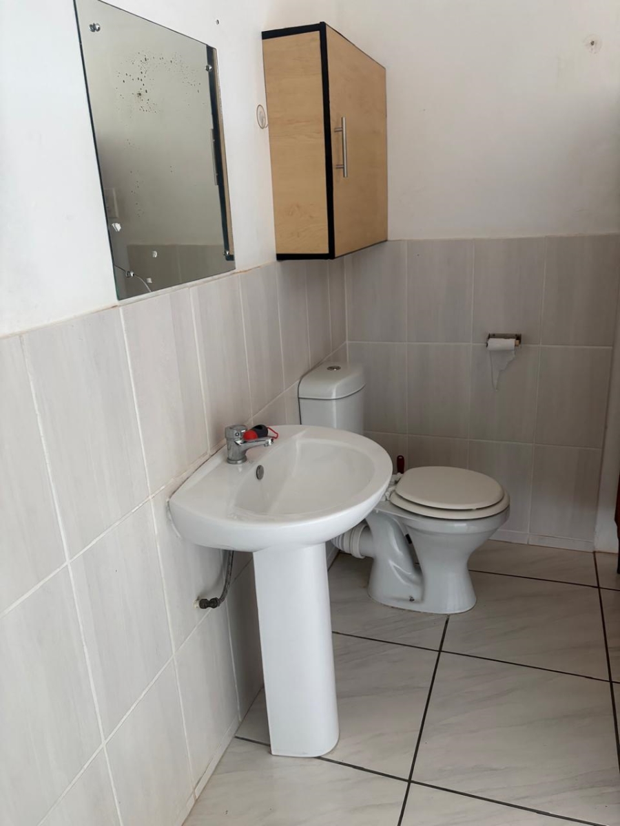 To Let 1 Bedroom Property for Rent in Bothasrus Eastern Cape